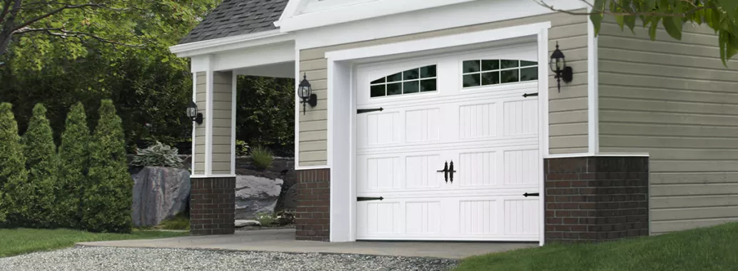 Shaker-CS Short, 9’ x 7’, White, windows with Double Stockton Arch Long Inserts